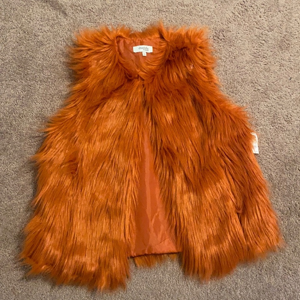 Orange fur vest🦺